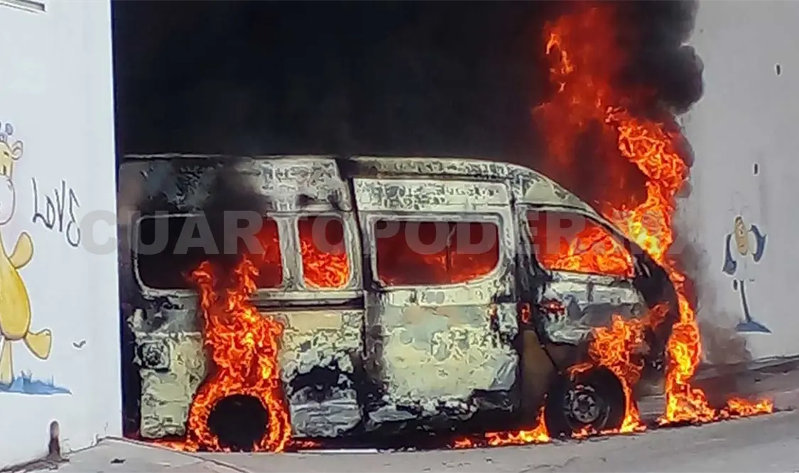 Se incendia colectivo por un cortocircuito