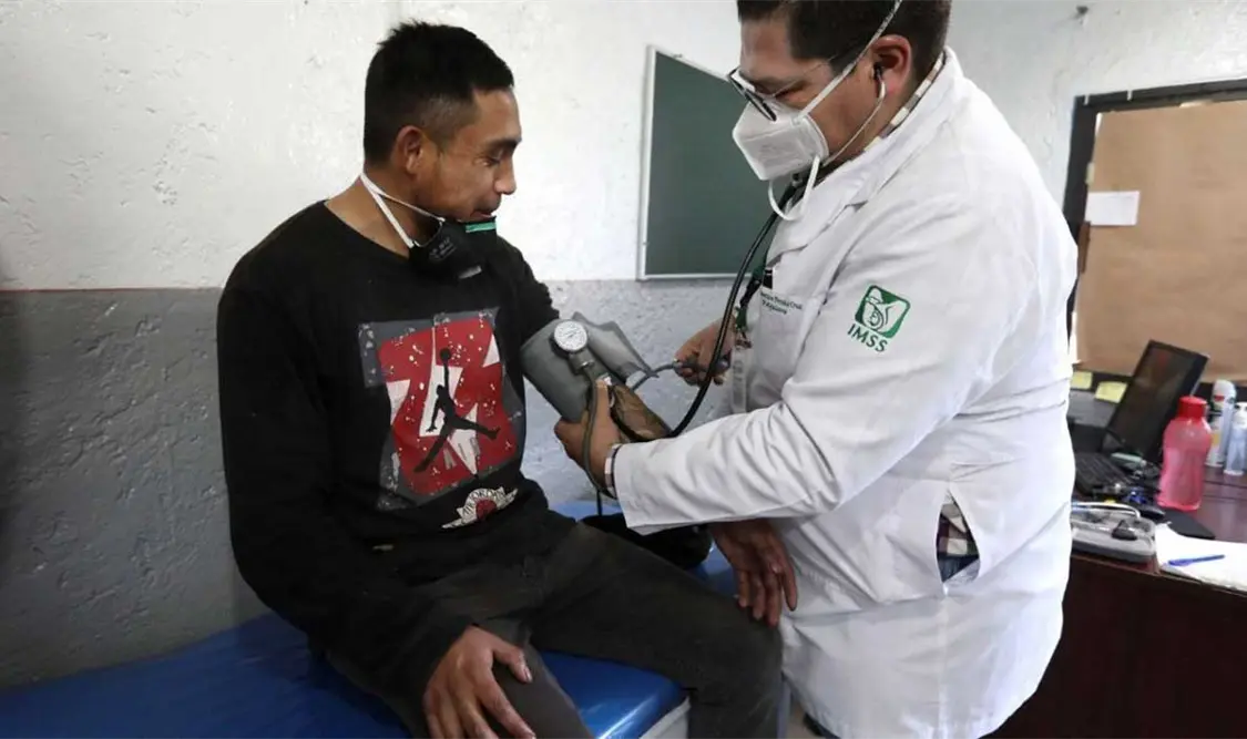 Contratan mil 540 médicos familiares