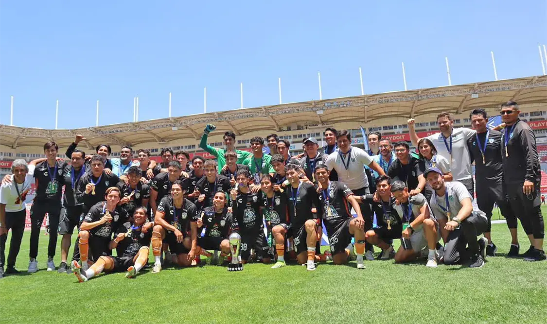 Carlos Rodas, campeón con Pachuca