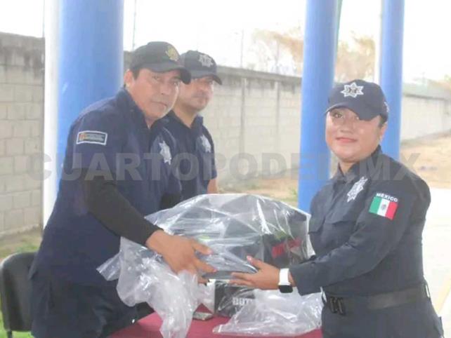 Dotan de equipamiento a policías en Tonalá Dotan de equipamiento a policías en Tonalá