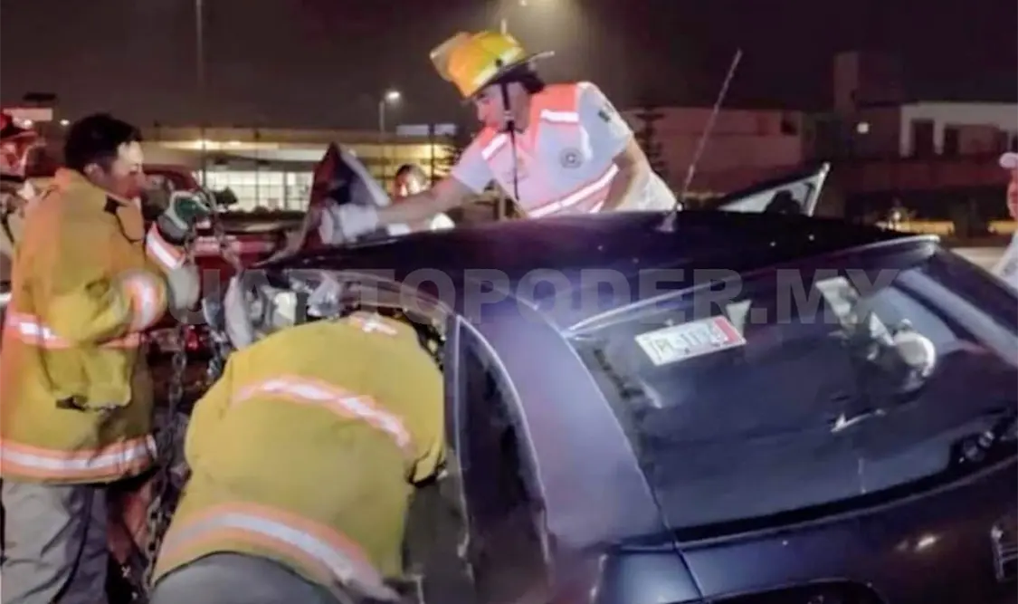 Perece agente de la GN al impactar en barra de contención