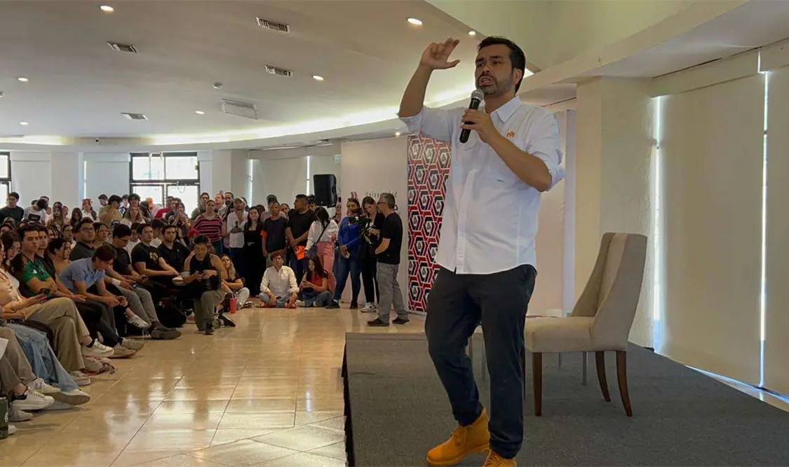 “Créanme que podemos hacer historia”, dijo Máynez a jóvenes desde la Universidad La Salle, en Chihuahua. Cortesía