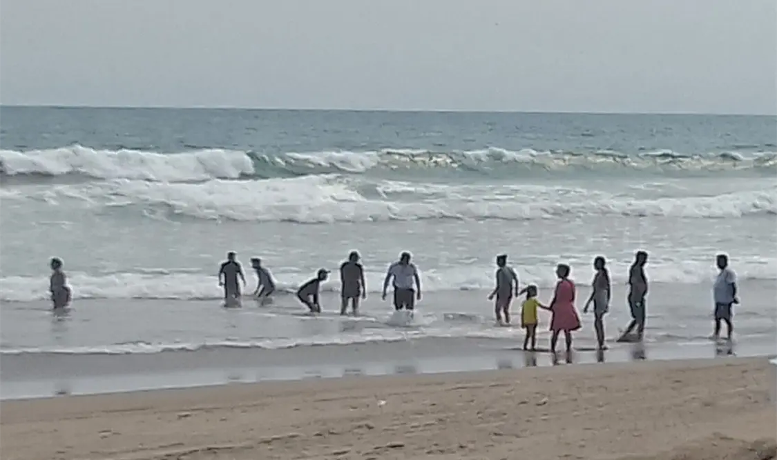 Quieren salvavidas en playas de Tonalá