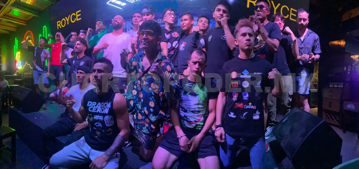 Atletas cumplen con el pesaje
