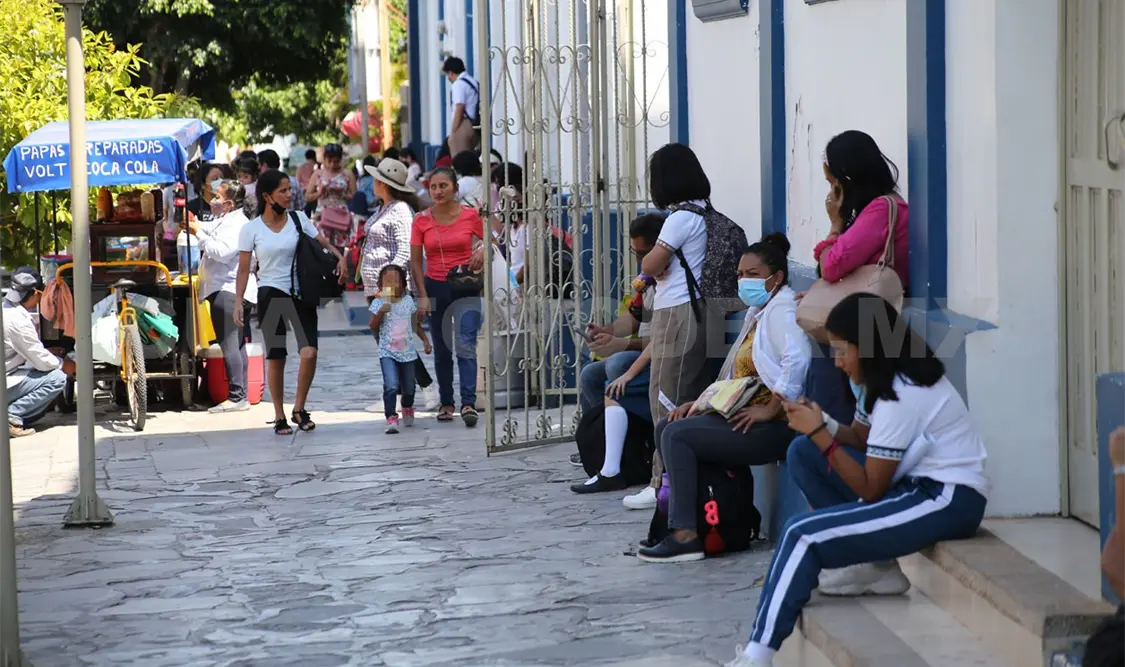 Transporte escolar sigue sin poder recuperarse
