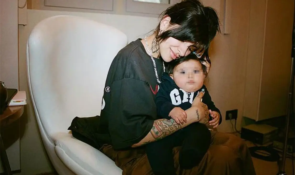 Cazzu publica foto con su hija Inti