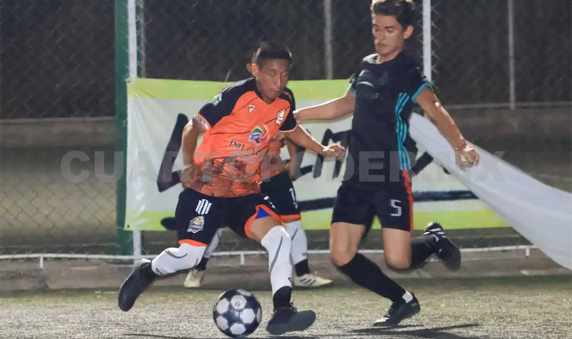 Cazadores aplasta a sus rivales