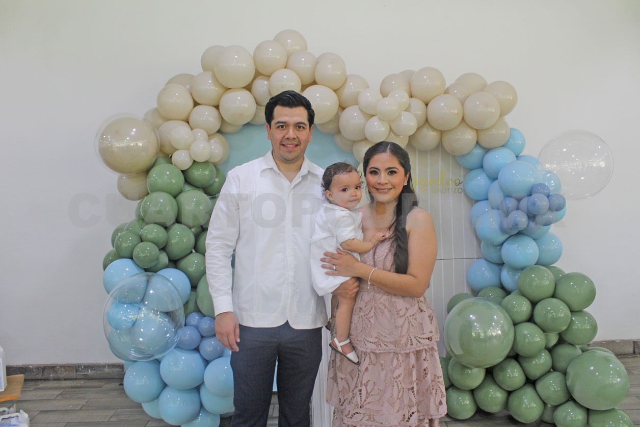 Primer año y sacramento del pequeño Alejandro