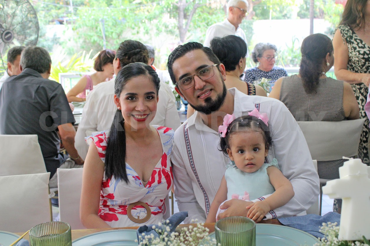 Primer año y sacramento del pequeño Alejandro