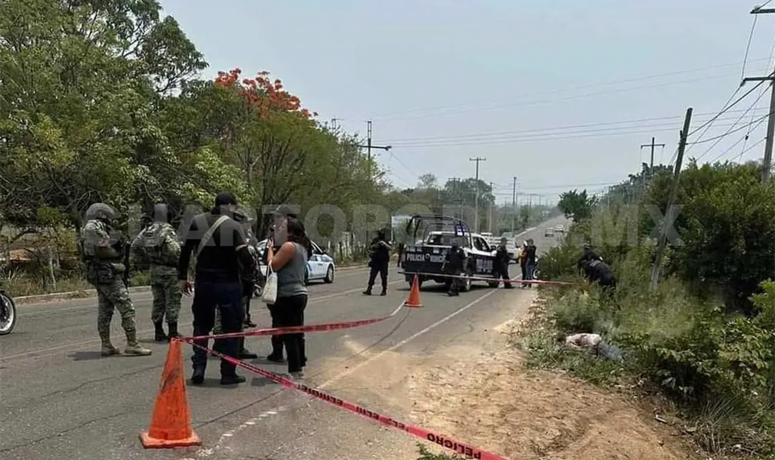 Investigan hallazgo de cadáver en carretera