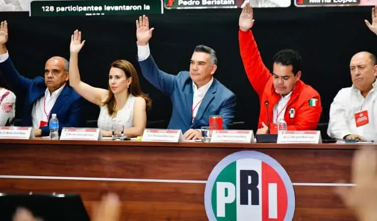 Alejandro Moreno tomó protesta a los integrantes de la Coordinación Nacional Organizadora de la XXIV Asamblea Nacional. Cortesía