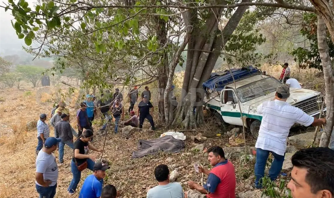 Fatal accidente: cuatro muertos y 14 lesionados, el saldo