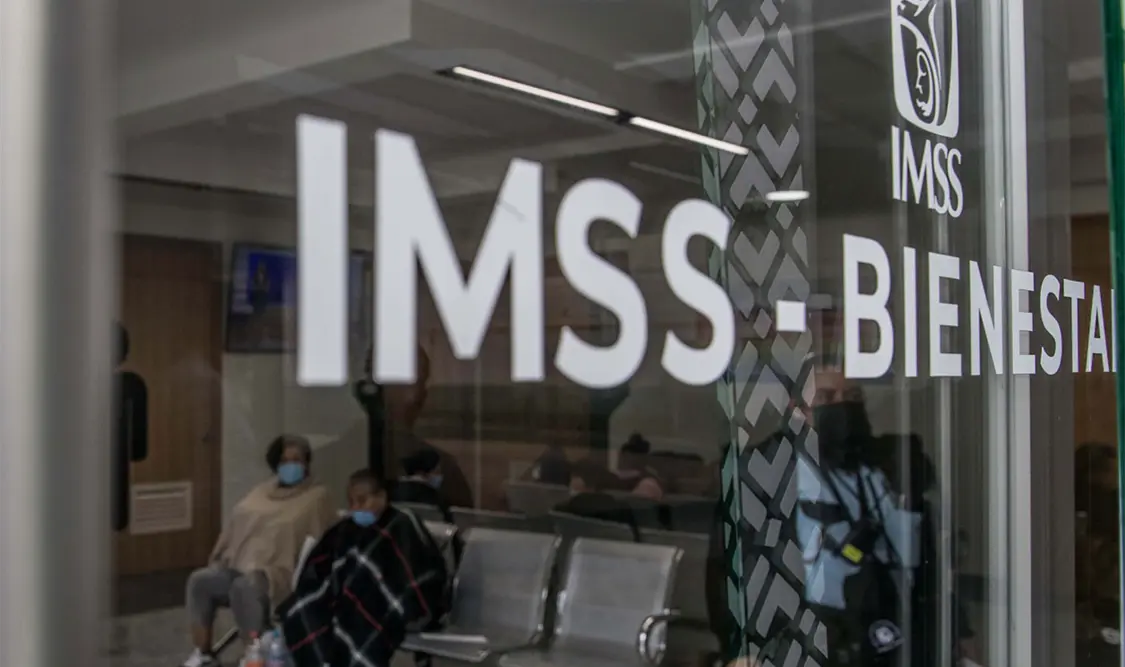 Con dinero y edificios, AMLO va por Imss-Bienestar