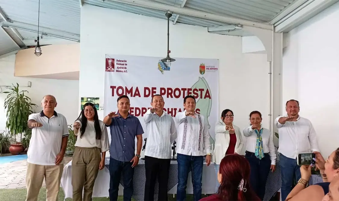 Los integrantes de la nueva mesa directiva de la Asociación de Ajedrez del Estado de Chiapas. Cortesía