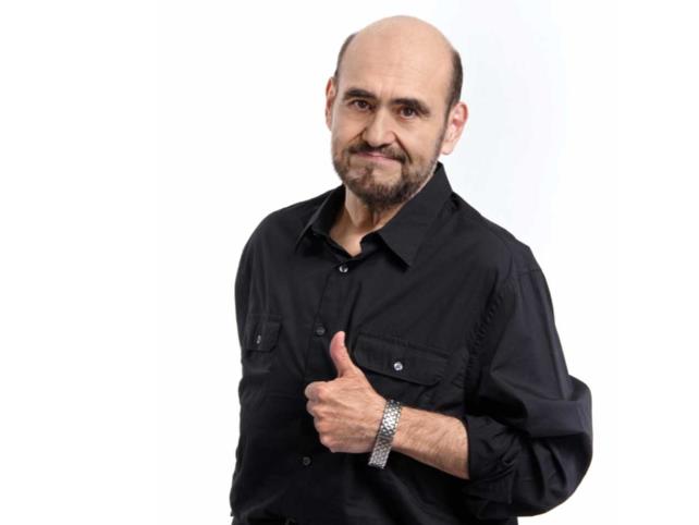 Édgar Vivar seguirá trabajando