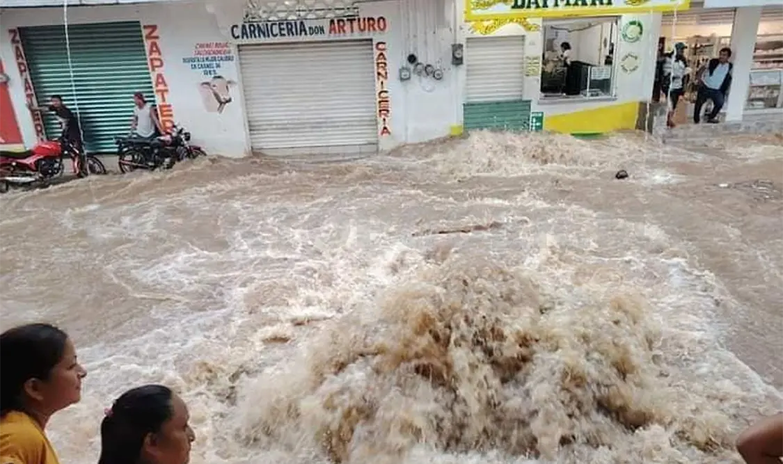 Lluvias dejan daños en Huixtla y Tapachula
