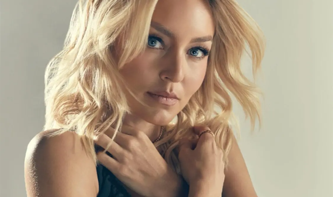 Celebran que Irina Baeva sea “aventurera”
