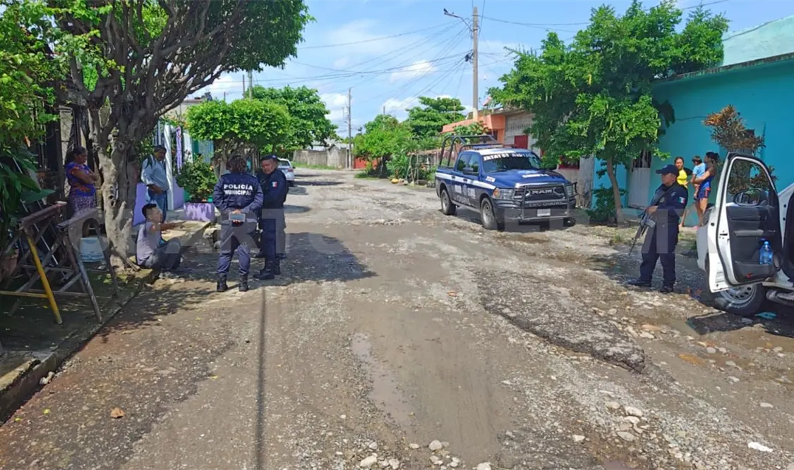 Lo atacan a machetazos en una pelea