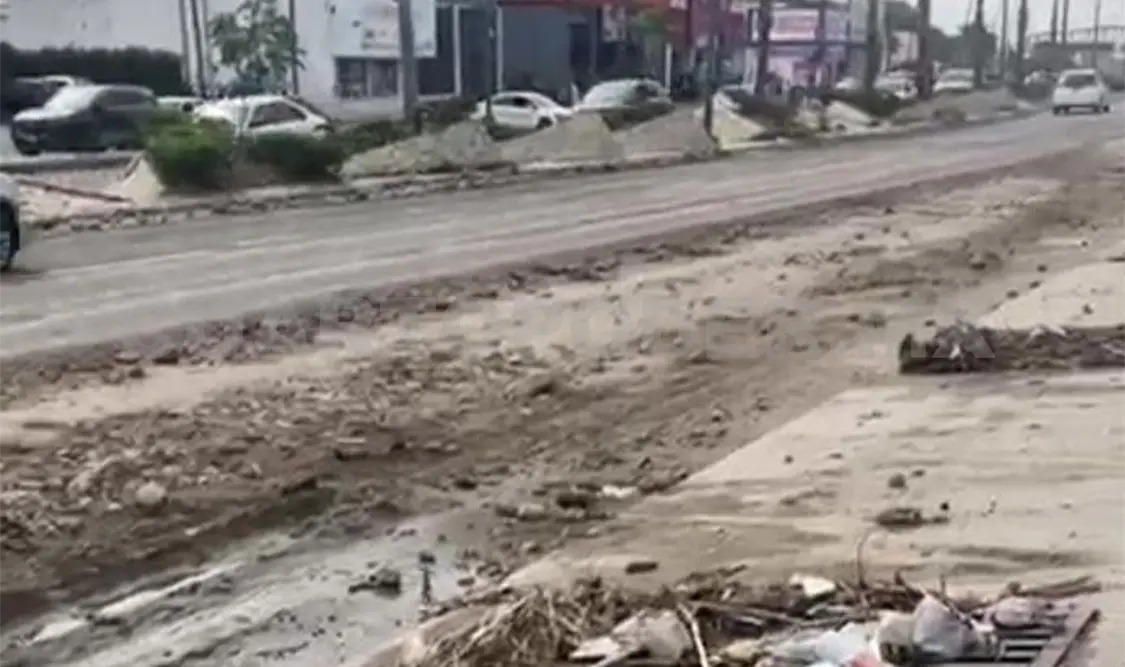 Piden retirar material de arrastre de la vialidad
