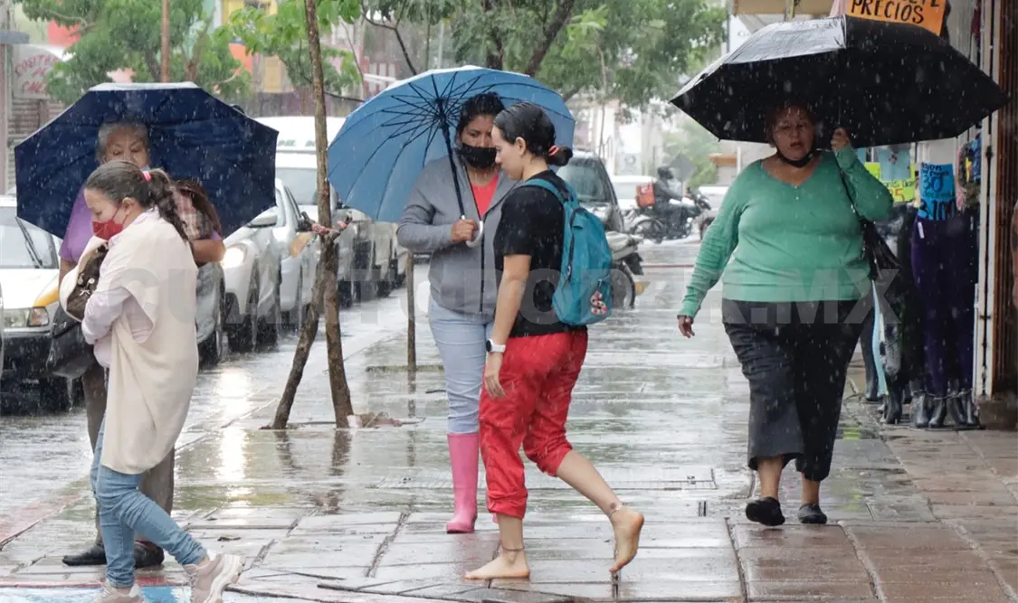 Llaman a no cruzar corrientes de agua