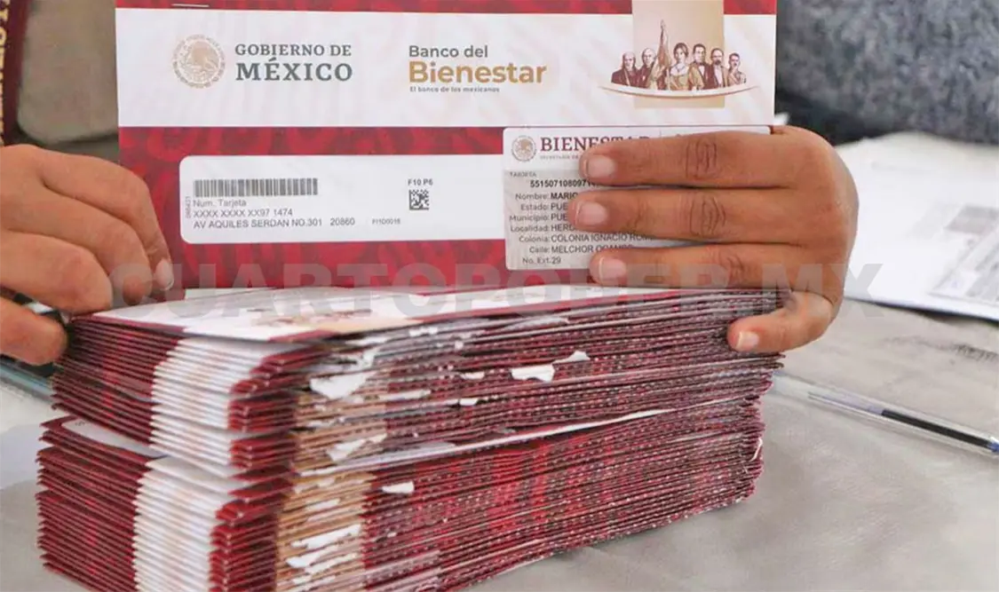 Entregan tarjetas del Programa de Becas para el Bienestar