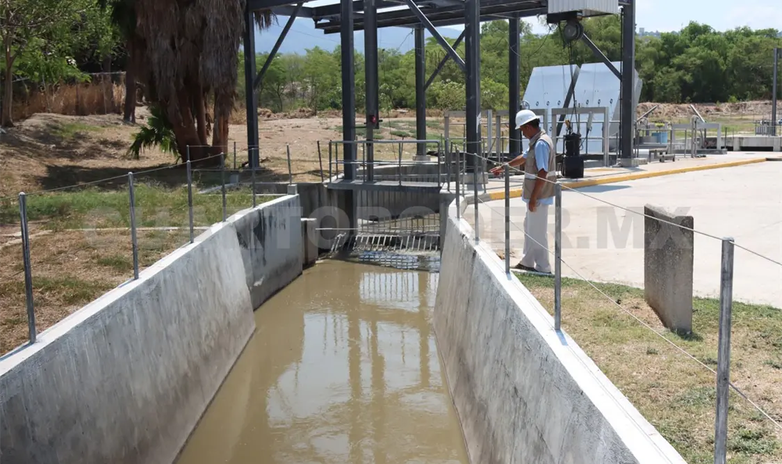 Irónico; lluvias impiden abasto de agua potable