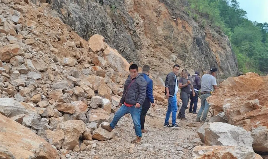 Reportan varios deslaves en la región Altos