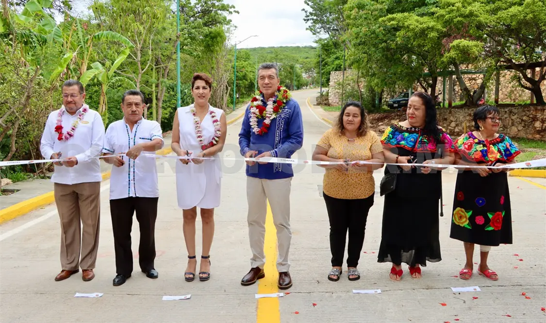 Escandón inaugura calles de la colonia Paulino Aguilar