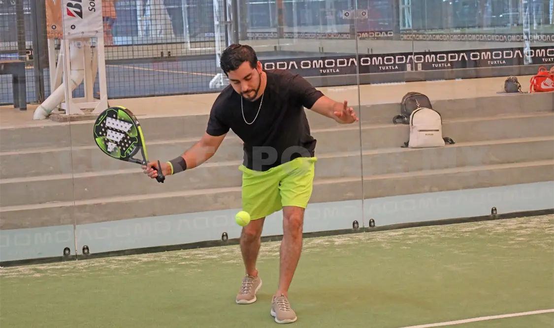 Moguel y González ganan torneo Día del Pá-Del