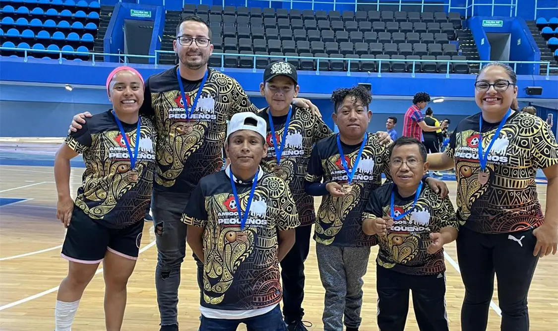 Amigos Pequeños ganan tercer lugar