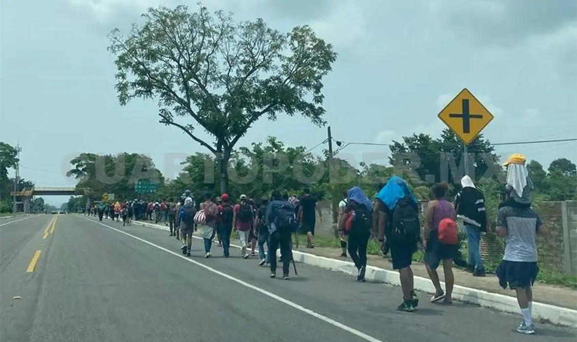 Sale caravana desde el municipio de Suchiate
