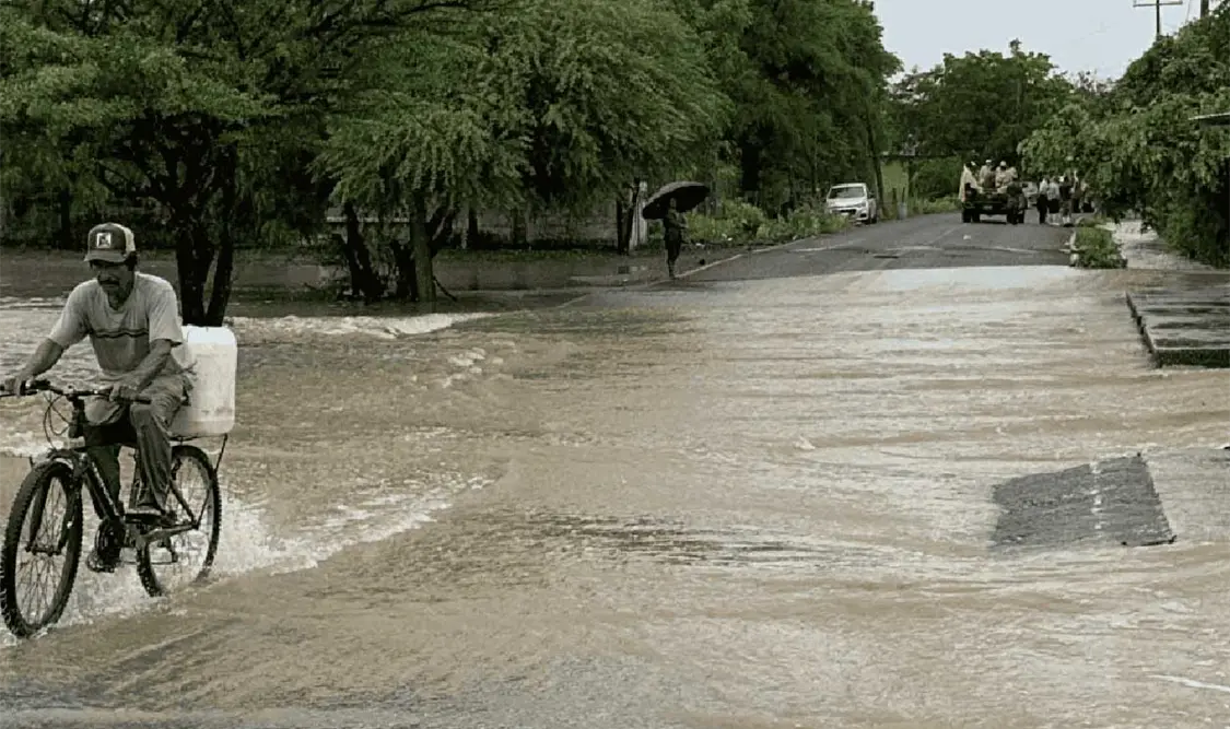 Las bandas de precipitación asociadas al disturbio generan lluvias a lo largo de la costa del Golfo de México. Cortesía