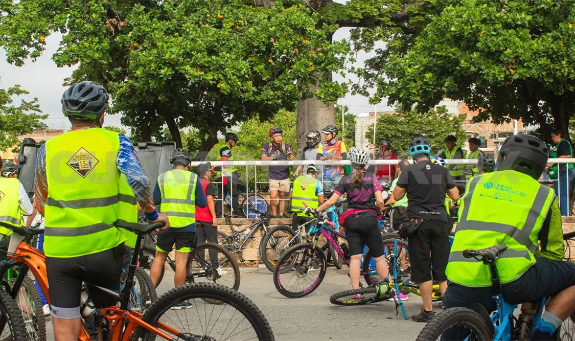 Constructores se suman a cuidado de los árboles