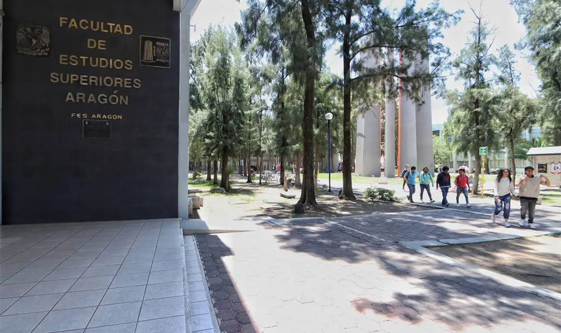 Invita a foros sobre las reformas
