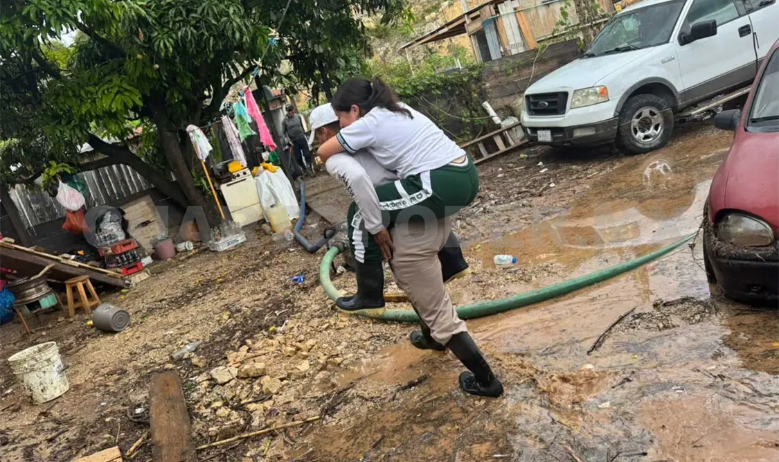 Lluvias deja daños en negocios y viviendas