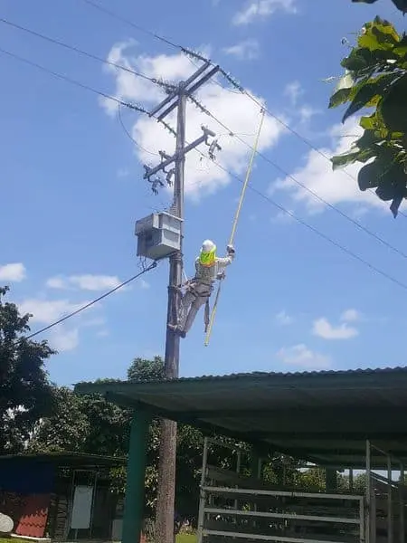 Corta CFE servicio a ayuntamiento de Metapa