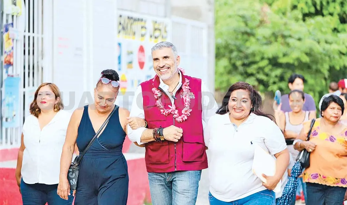 El alcalde electo, Ángel Torres, sigue reuniéndose con habitantes de la capital. Foto: Cortesía