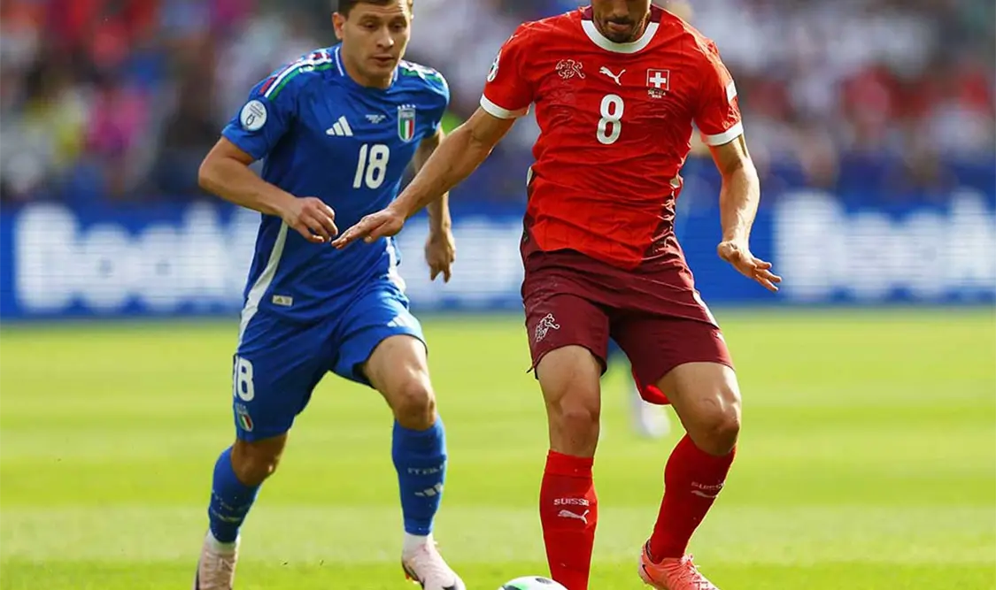 Ambas selecciones buscaron generar jugadas de peligro, pero no hallaron tantos espacios, hasta el minuto 37, cuando Suiza tomó el control del partido. Agencias