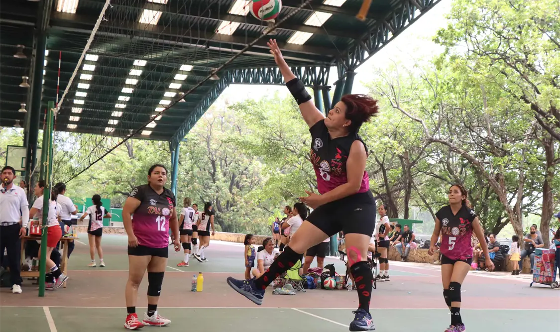 Las líderes siguen sin piedad y suman nuevos triunfos en la jornada número 14 del certamen. Diego Pérez/CP