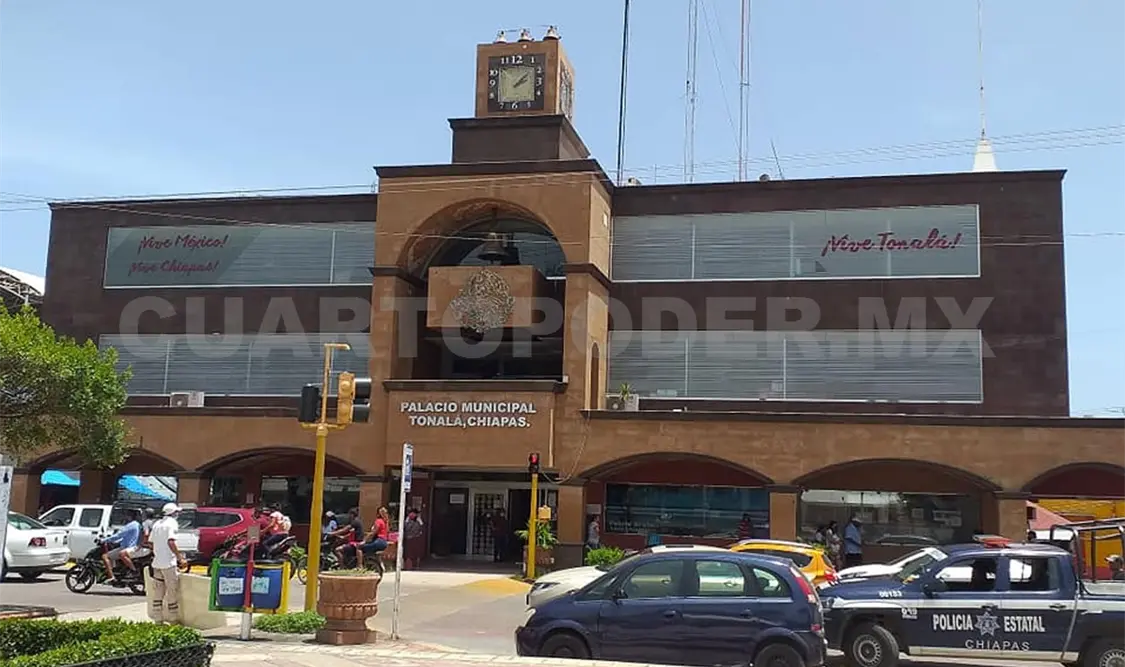 Familias protestan ante aumento de pasaje