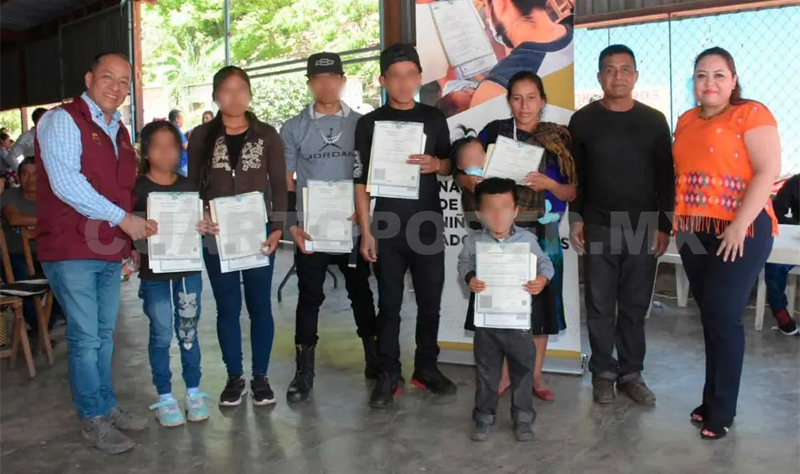 Entregan registros de nacimiento y actas certificadas