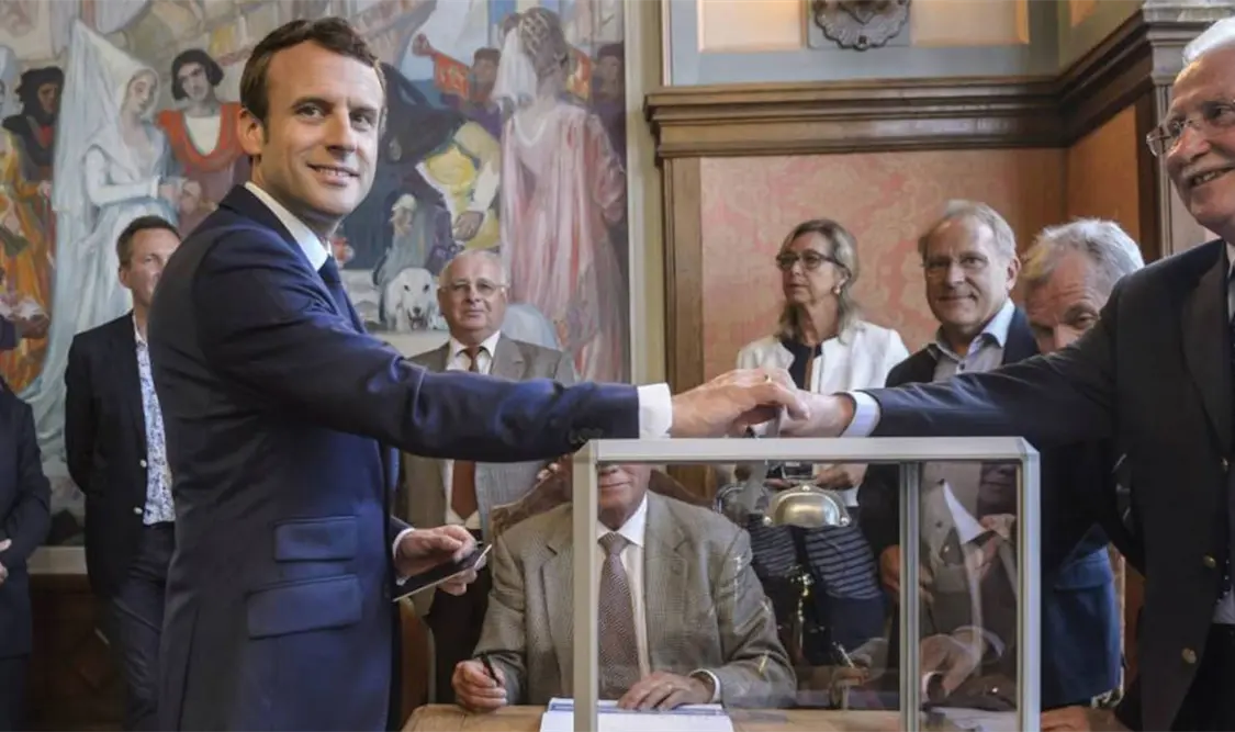 Arriesgada apuesta de Macron