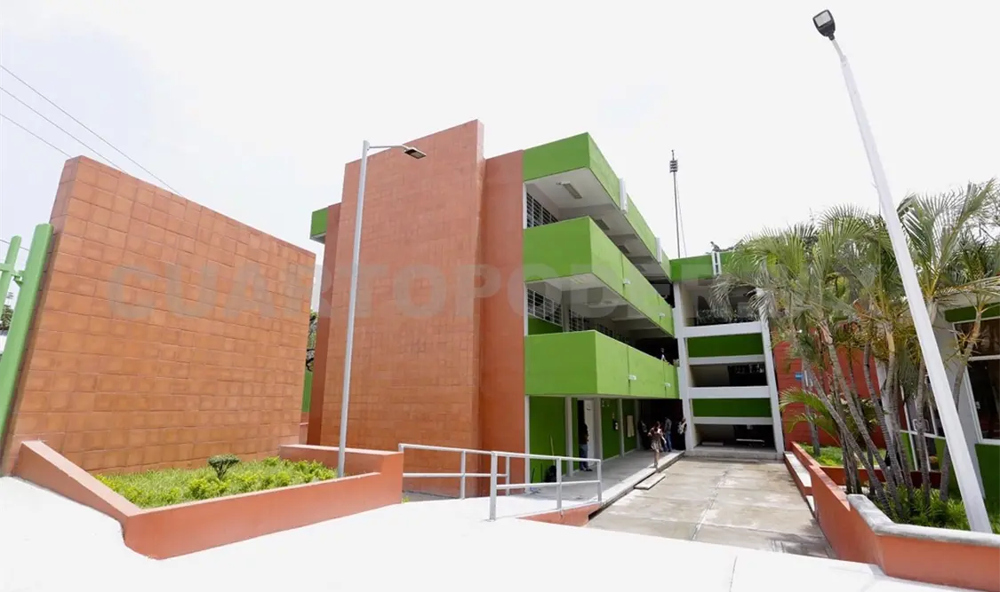 Personal académico busca aumento salarial