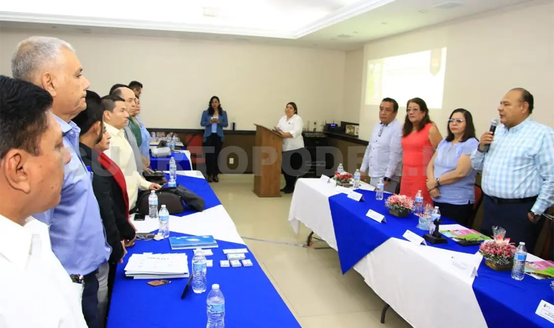 Presentan material escolar para secundarias