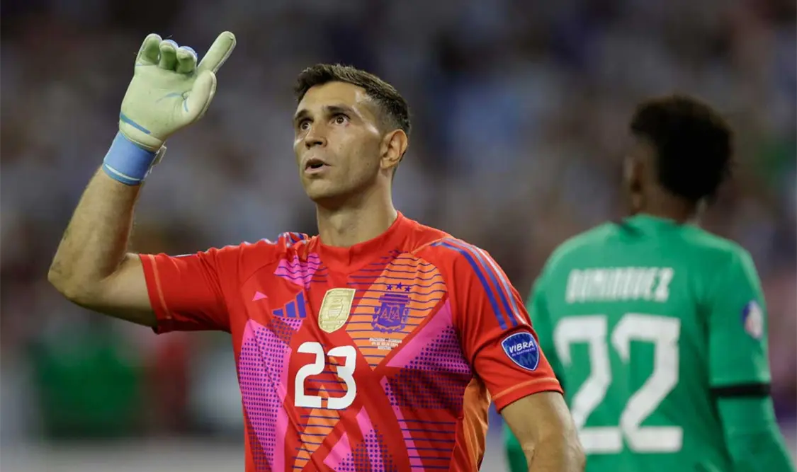 Argentina sufre pero avanza a semifinales