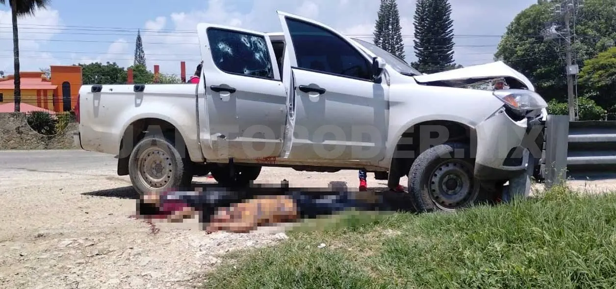 Ejecutan a dos a bordo de una camioneta