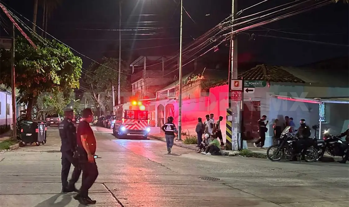 Pelea callejera deja a dos jóvenes con lesiones leves