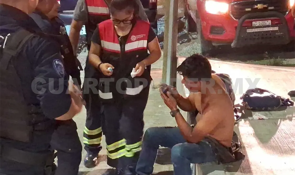 Primero colisionó contra el muro y salió proyectado del asiento. Ulises López / CP