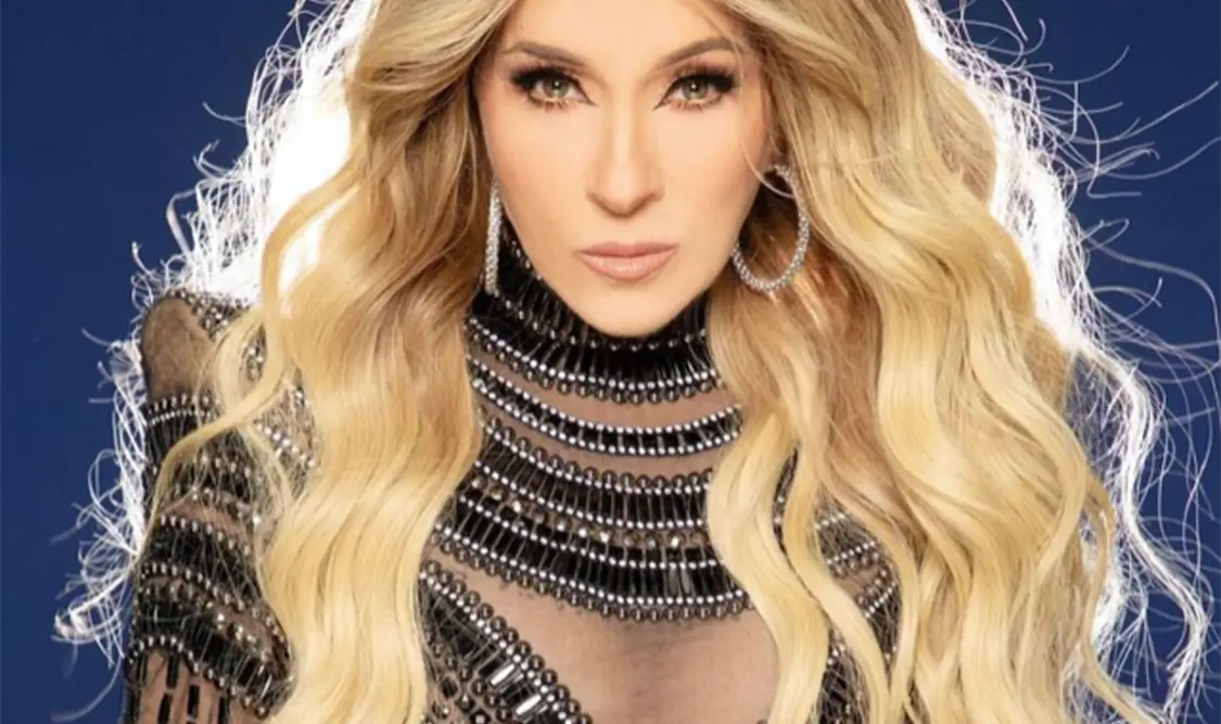 Yuri cae y reprende a chofer