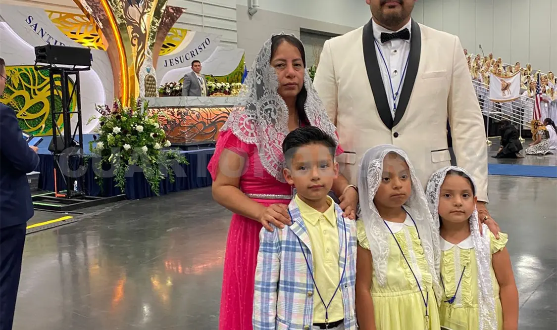 Feligreses acuden a celebrar la Santa Cena